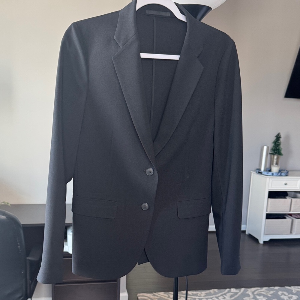 Breathable Uniqlo Blazer